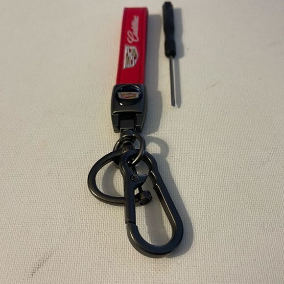 Cadillac key fob Keychain Red Leather with Logo NWT - Picture 3 of 4